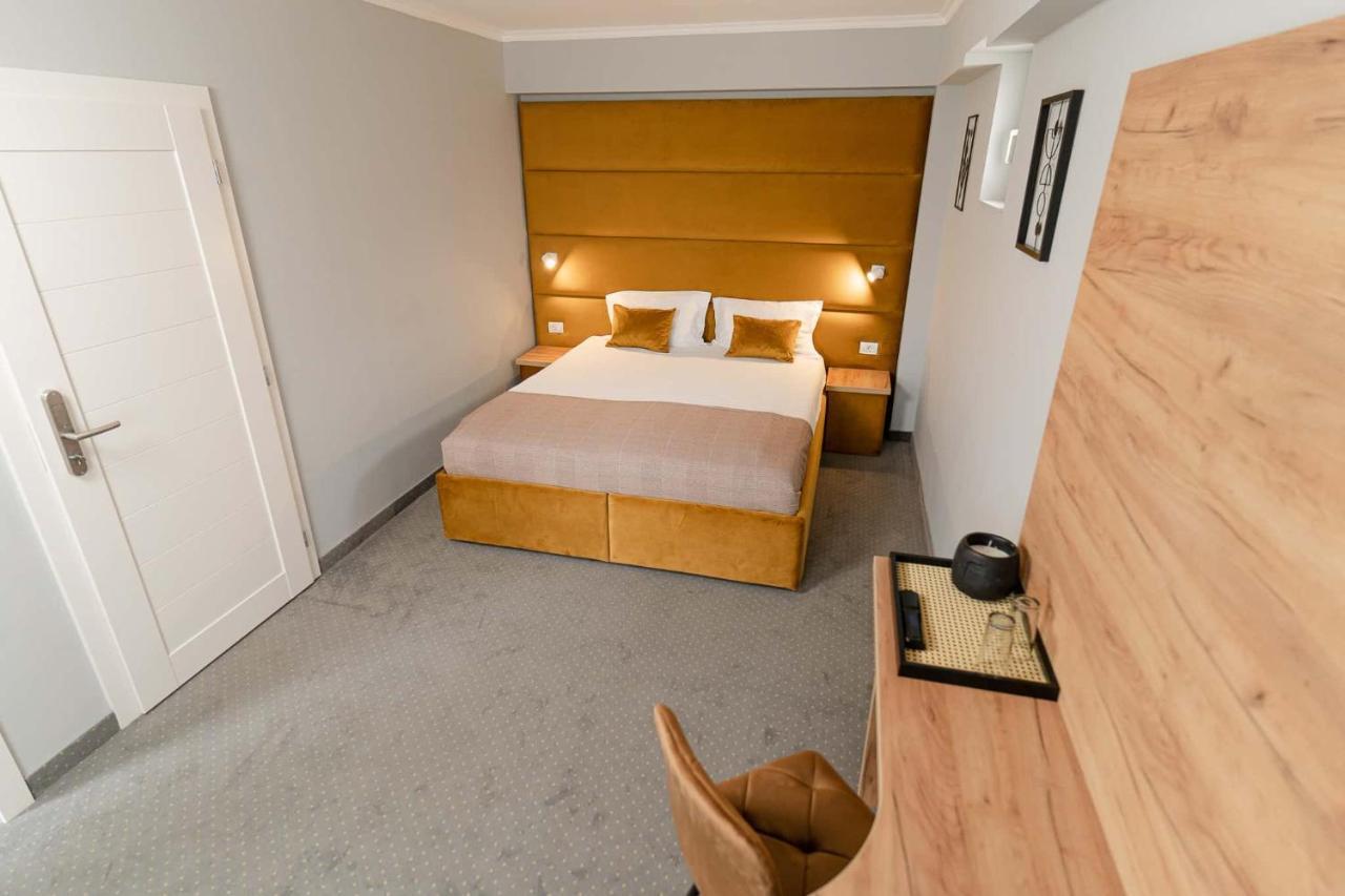 Camere De Inchiriat Elisei 티미쇼아라 외부 사진